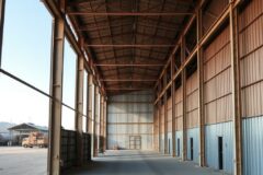 Металлобаза: где и как выбирать металл так, чтобы не пожалеть